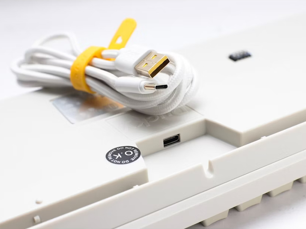 UK Ducky origin vintage mechanical gaming keyboard