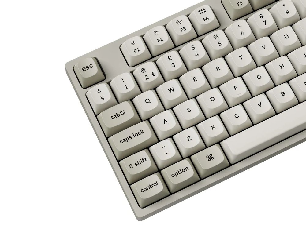 C2 pro 8k QMK full-size wired keyboard UK